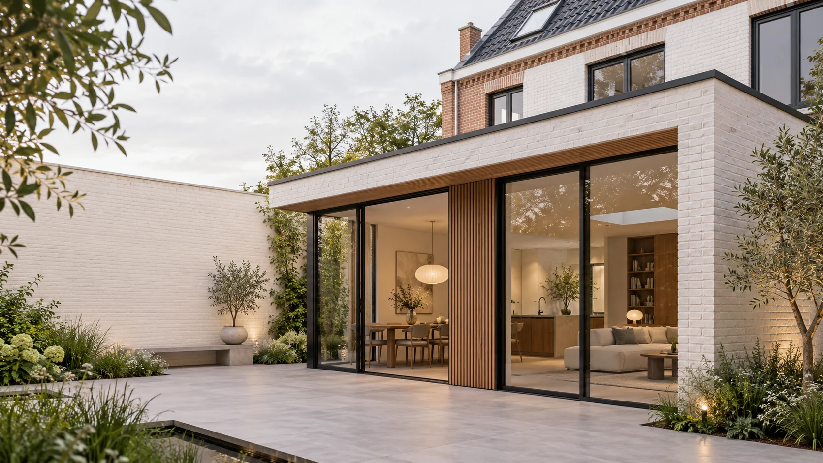 Conceptbeeld van een Nederlandse woning met een moderne aanbouw en grote ramen